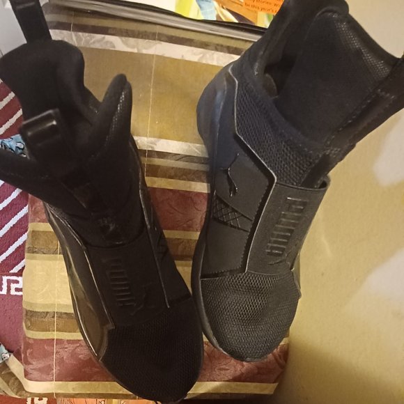 COMFY-SUPER LIGHTWEIGHT PUMAS!(mid/ankle top/booties style) - Picture 5 of 5